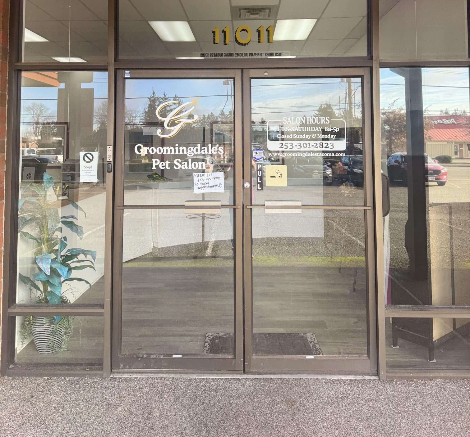 Groomingdale's Pet Salon Storefront - Professional dog and cat grooming in Lakewood, WA