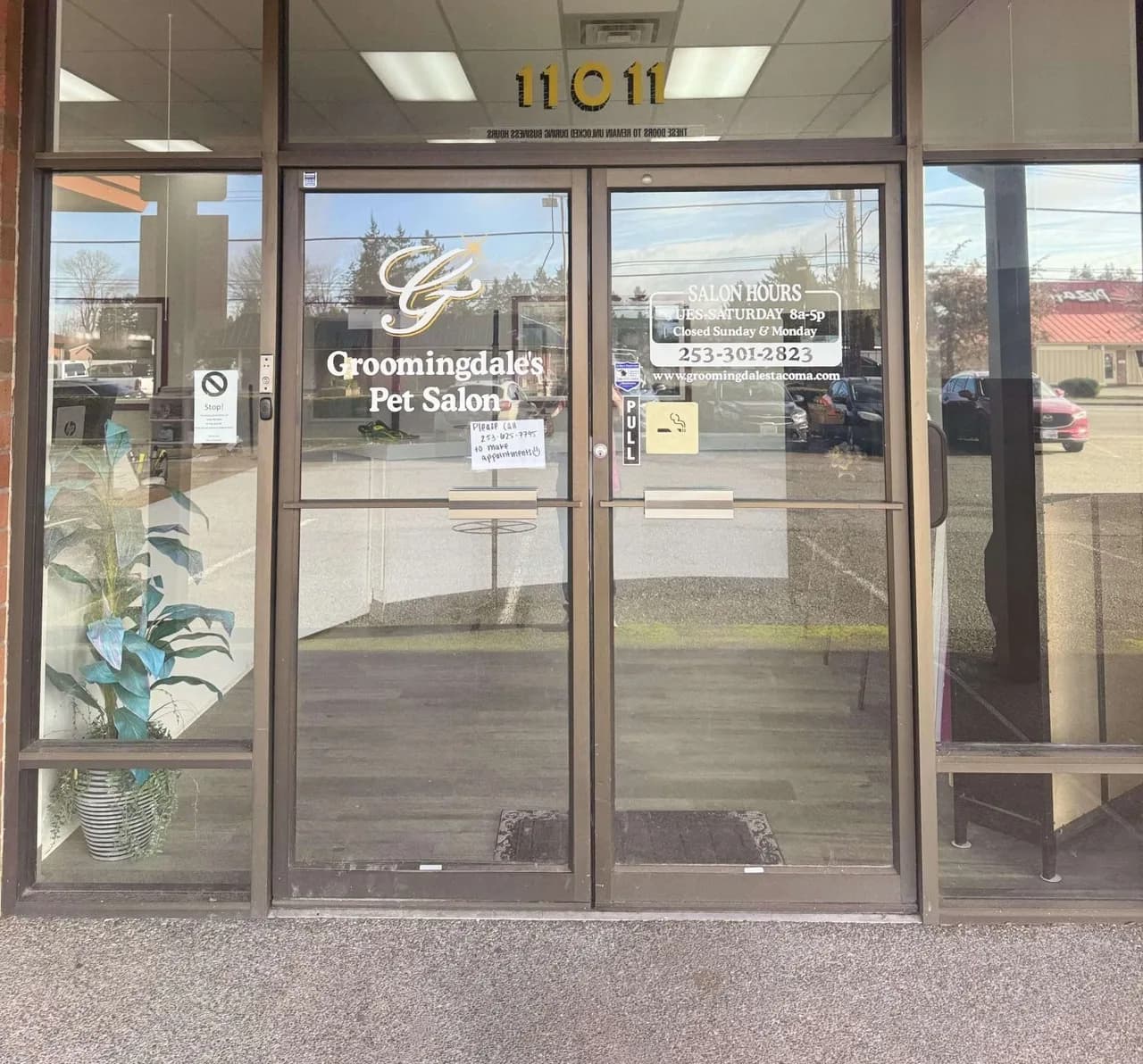 Groomingdale's Pet Salon storefront, professional dog and cat grooming in Lakewood, WA